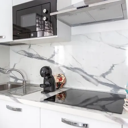 Casa Liri -centrale, Moderna, 5min Spiaggia, Ariston- Hébergement de vacances San Remo