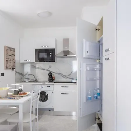 Hébergement de vacances Casa Liri -centrale, Moderna, 5min Spiaggia, Ariston-