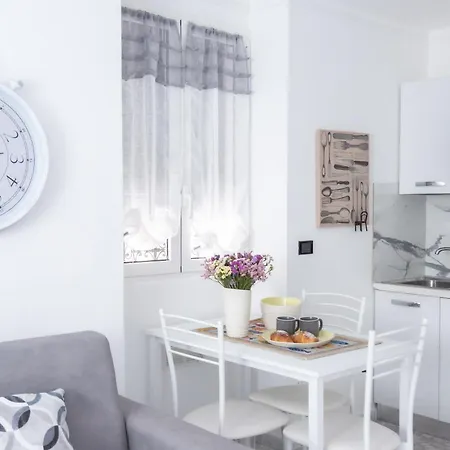 度假居 Casa Liri -centrale, Moderna, 5min Spiaggia, Ariston- *