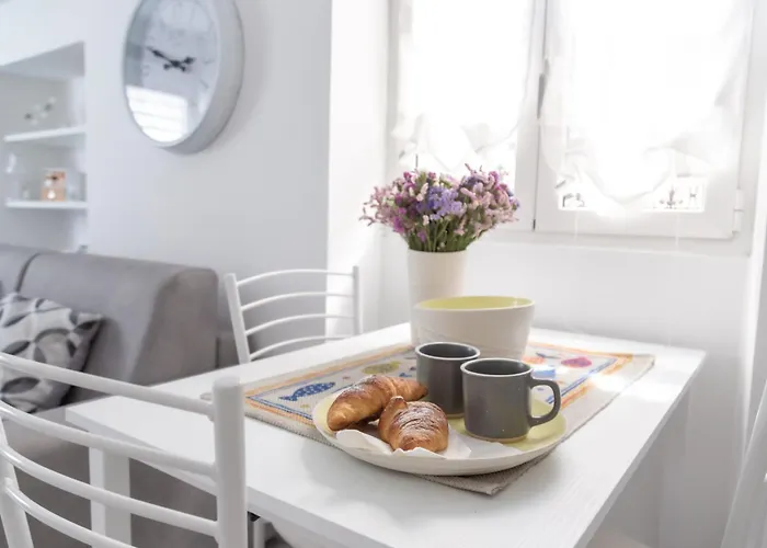 Semesterbostad Casa Liri -centrale, Moderna, 5min Spiaggia, Ariston-