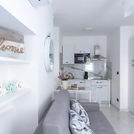 Casa Liri -centrale, Moderna, 5min Spiaggia, Ariston- * Sanremo