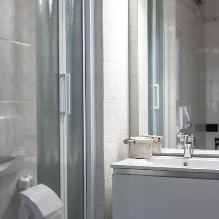 Casa Liri -centrale, Moderna, 5min Spiaggia, Ariston-