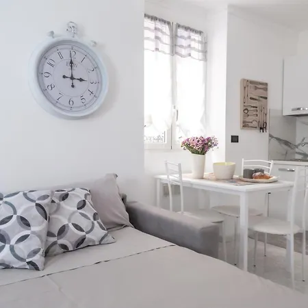 Casa Liri -centrale, Moderna, 5min Spiaggia, Ariston- *