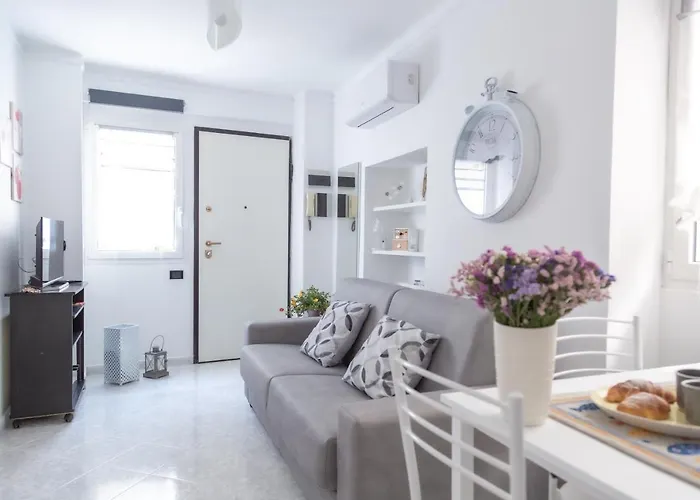 Casa Liri -centrale, Moderna, 5min Spiaggia, Ariston- Hébergement de vacances *