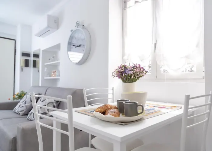 Hébergement de vacances Casa Liri -centrale, Moderna, 5min Spiaggia, Ariston-