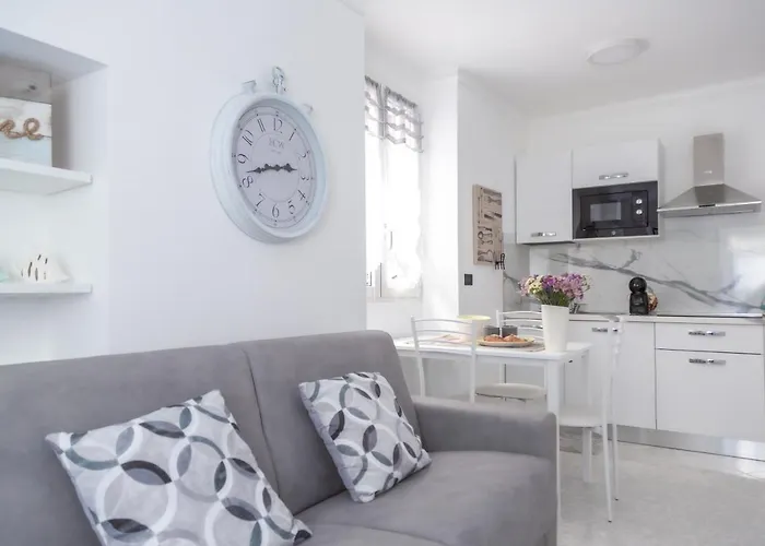 Casa Liri -centrale, Moderna, 5min Spiaggia, Ariston-