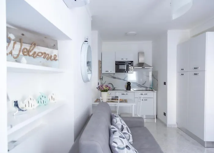 Casa Liri -centrale, Moderna, 5min Spiaggia, Ariston- * San Remo