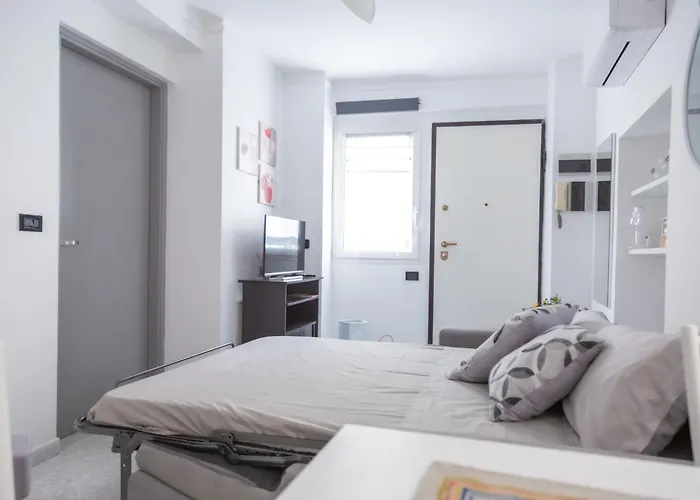 Casa Liri -centrale, Moderna, 5min Spiaggia, Ariston- *